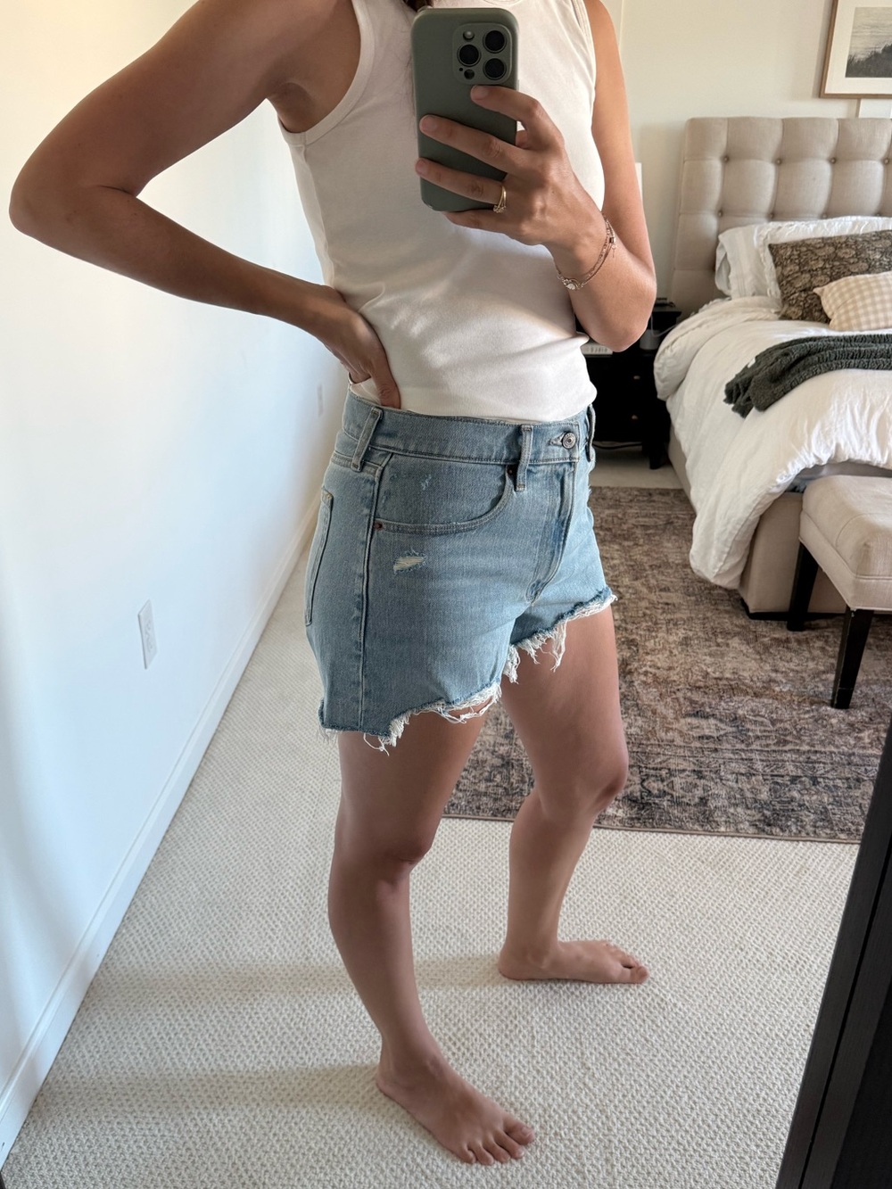 Abercrombie - The 4” Mom Short - High-Rise Light Blue Denim Cutoff Shorts - 28
